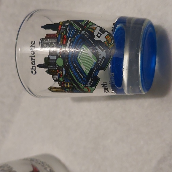 Bundle of 4 Souvenir Shot Glasses - Picture 7 of 10